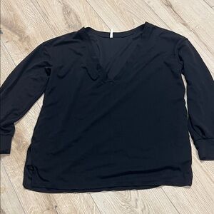 HALARA Elegant Black V-Neck Sweater